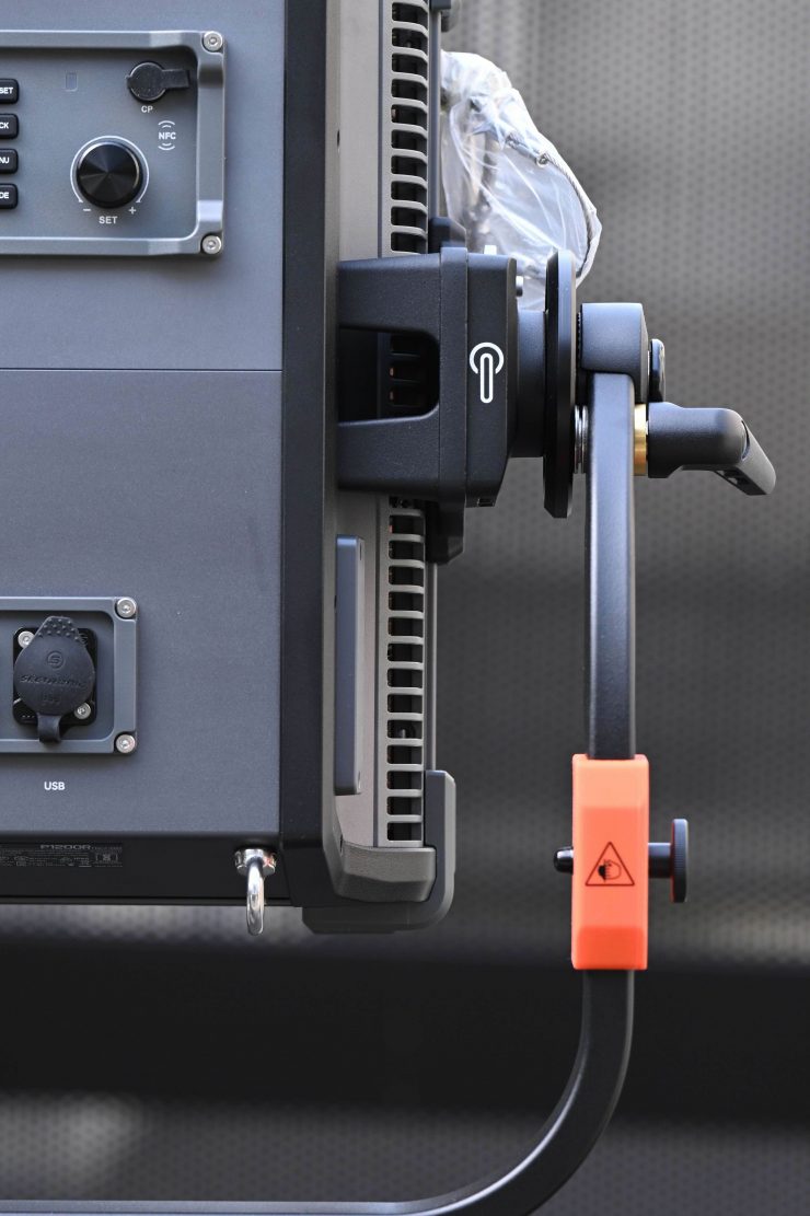 Godox KNOWLED P1200R Hard PRO 18875